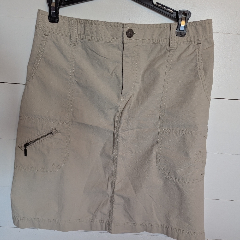 Eddie Bauer Women's Skirt, Tan, Size 2, Sits Knee, Cargo Style